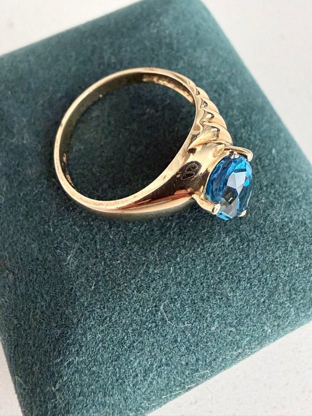 Vintage 14K Gold Ring with Pear Shape Blue Topaz and Diamond - Size 6.5 - Picture 6 of 7
